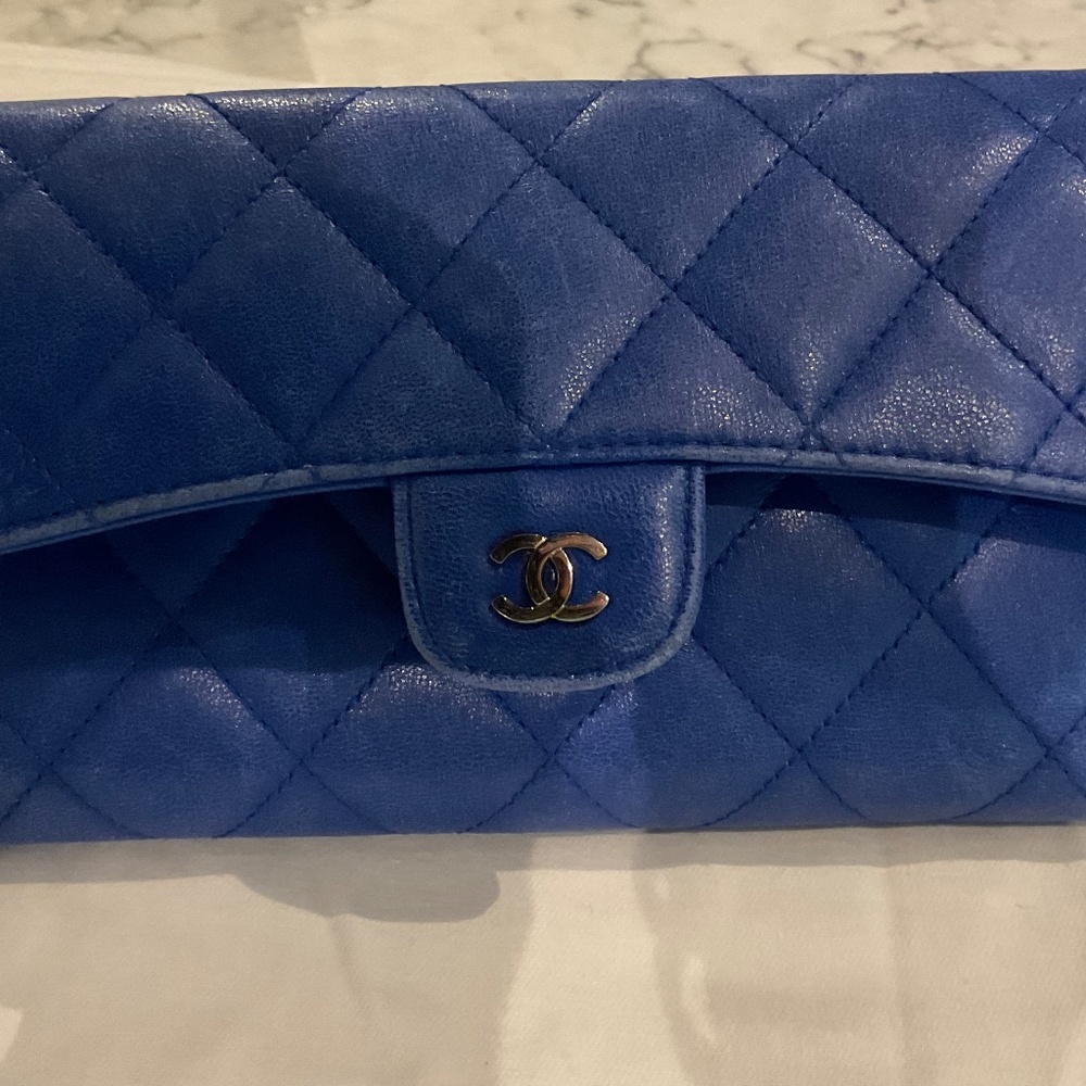 Chanel quilted L-gusset trifold wallet